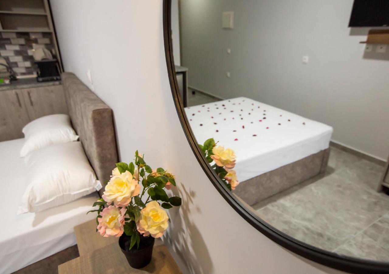 Artemida Suites Hanioti Eksteriør bilde